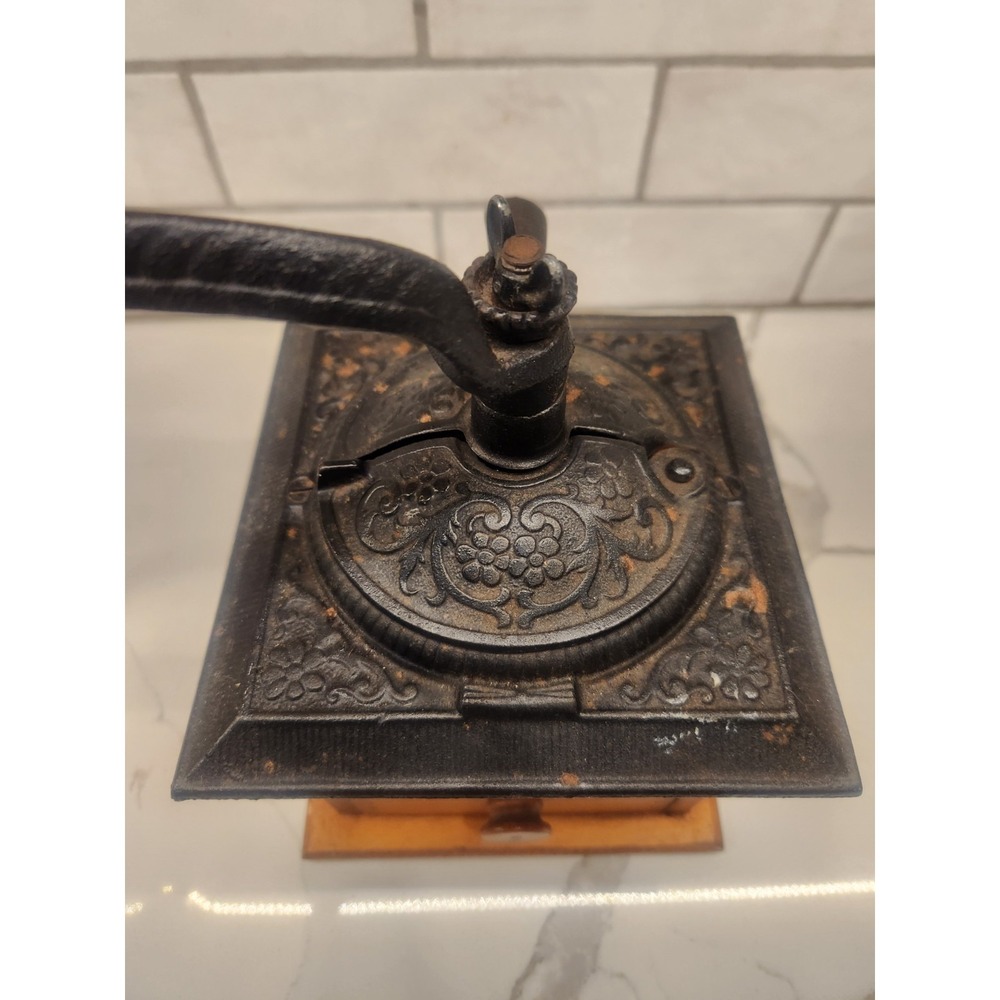 Vintage Cast Iron Wood Knob Hand Crank Wooden Coffee Grinder Bean Mill Farmhouse - Picture 3 of 12